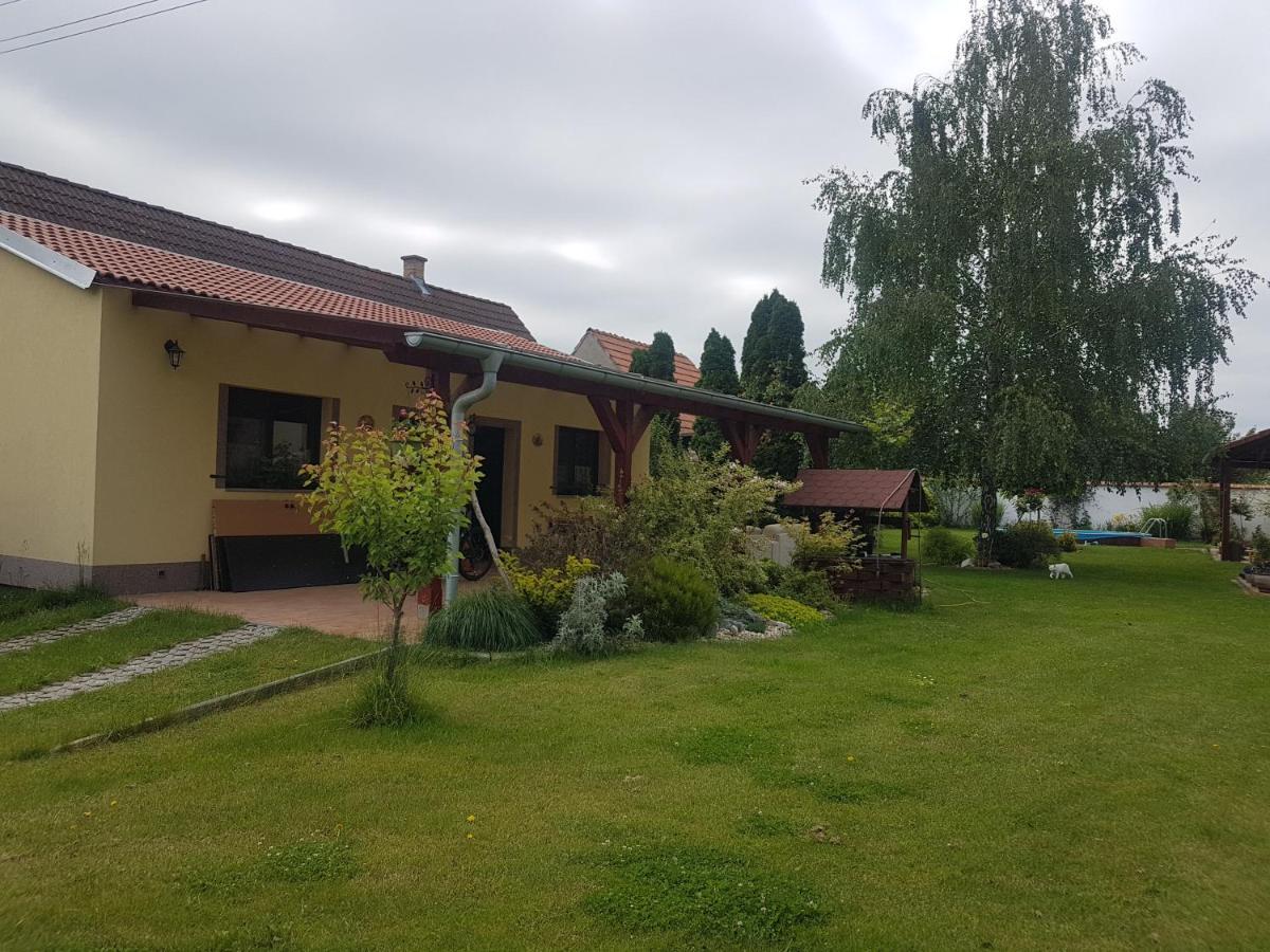 Ubytovani U Spacku Palava Novosedly  Extérieur photo